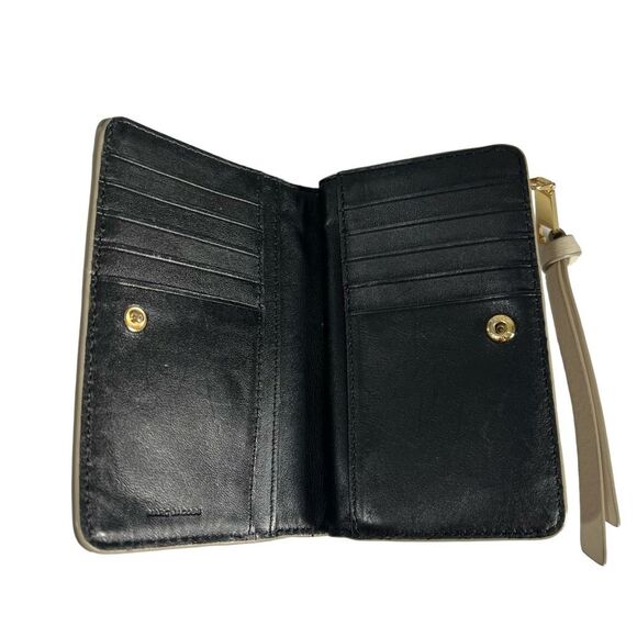 Marc Jacobs Cream w Golden Logo Snapshot soft Leather Top Zip  Multi Wallet - Picture 3 of 13